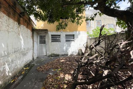 Casa à venda com 200m², 3 quartos e 4 vagas Casa à venda com 200m², 3 quartos e 4 vagasQuintal