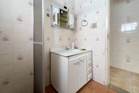 Casa à venda com 200m², 3 quartos e 4 vagas Casa à venda com 200m², 3 quartos e 4 vagasBanheiro Social