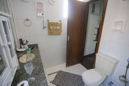 Apartamento à venda com 265m², 4 quartos e 4 vagasBanheiro