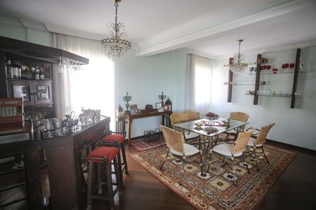 Apartamento à venda com 265m², 4 quartos e 4 vagasSala de Jantar