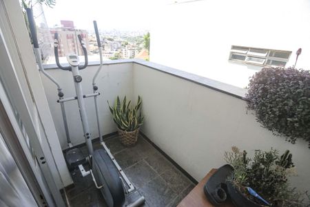 Apartamento à venda com 265m², 4 quartos e 4 vagasVaranda - Sala