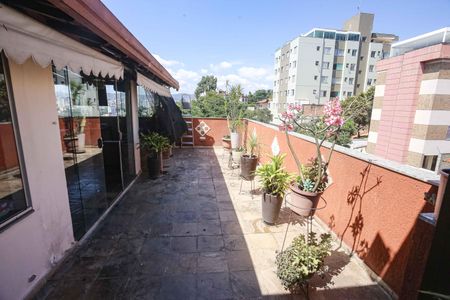 Apartamento à venda com 265m², 4 quartos e 4 vagasVaranda