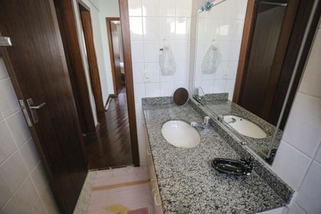 Apartamento à venda com 265m², 4 quartos e 4 vagasBanheiro 2