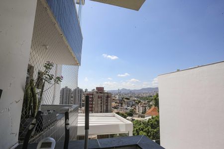 Apartamento à venda com 265m², 4 quartos e 4 vagasVaranda - Sala