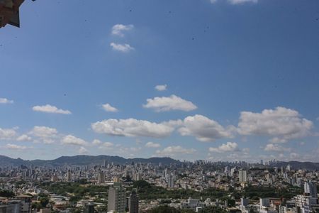 Apartamento à venda com 265m², 4 quartos e 4 vagasVista