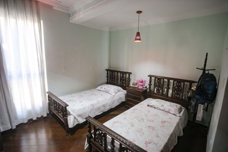 Apartamento à venda com 265m², 4 quartos e 4 vagasQuarto 2