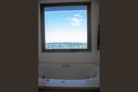 Apartamento à venda com 838m², 5 quartos e 7 vagasBanheiro da Suíte 1