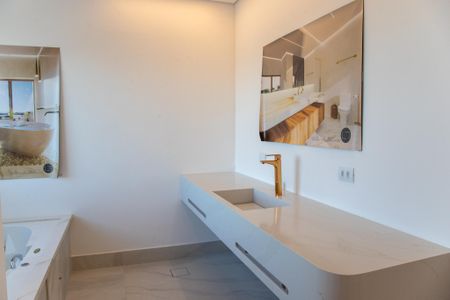 Apartamento à venda com 838m², 5 quartos e 7 vagasBanheiro da Suíte 1