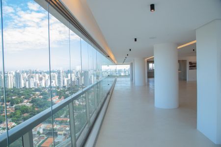 Apartamento à venda com 838m², 5 quartos e 7 vagasVaranda da Sala
