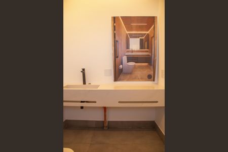 Apartamento à venda com 838m², 5 quartos e 7 vagasBanheiro da Suíte 2