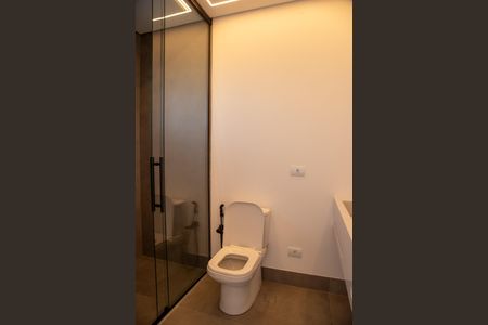 Apartamento à venda com 838m², 5 quartos e 7 vagasBanheiro da Suíte 2