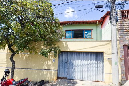 Casa à venda com 300m², 5 quartos e 2 vagasFachada