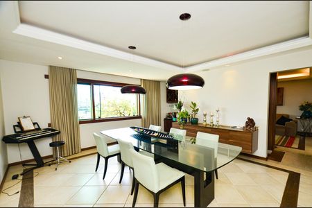 Casa à venda com 300m², 5 quartos e 2 vagasSala jantar casa2