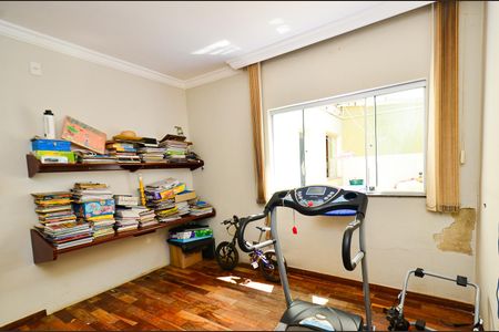 Casa à venda com 300m², 5 quartos e 2 vagasQuarto1 casa1