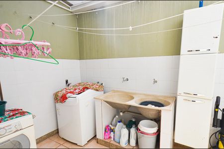 Casa à venda com 300m², 5 quartos e 2 vagasArea serviço