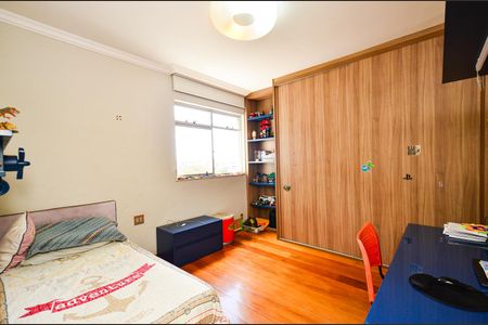 Casa à venda com 300m², 5 quartos e 2 vagasQuarto1 casa2