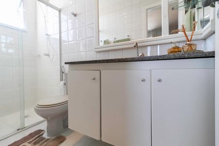 Apartamento à venda com 110m², 4 quartos e 3 vagas Apartamento à venda com 110m², 4 quartos e 3 vagasBanheiro da suíte