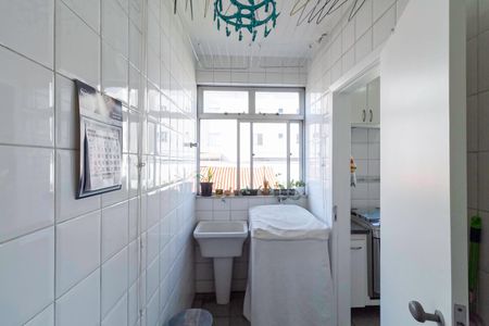 Apartamento à venda com 110m², 4 quartos e 3 vagas Apartamento à venda com 110m², 4 quartos e 3 vagasÁrea de serviço