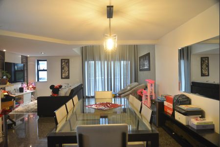 Apartamento à venda com 169m², 2 quartos e 3 vagasSala