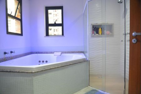 Apartamento à venda com 169m², 2 quartos e 3 vagasBanheiro da Suíte 2