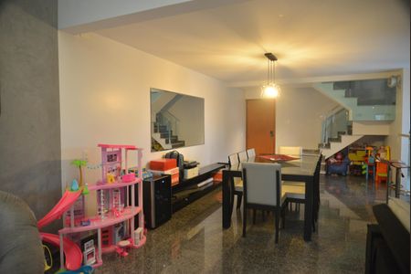 Apartamento à venda com 169m², 2 quartos e 3 vagasSala