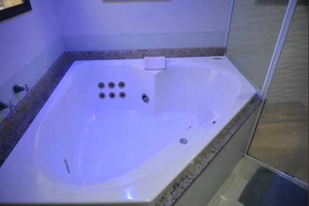 Apartamento à venda com 169m², 2 quartos e 3 vagasBanheiro da Suíte 2