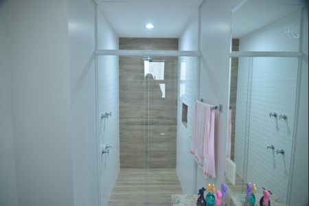 Apartamento à venda com 169m², 2 quartos e 3 vagasBanheiro da Suíte 1