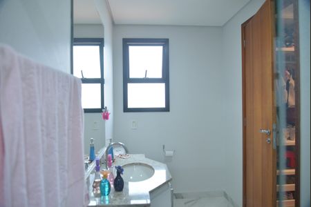 Apartamento à venda com 169m², 2 quartos e 3 vagasBanheiro da Suíte 1