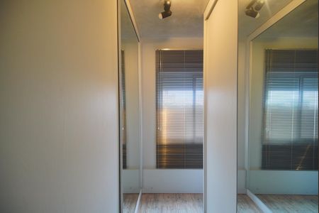 Apartamento à venda com 76m², 2 quartos e 1 vaga Apartamento à venda com 76m², 2 quartos e 1 vagaCloset