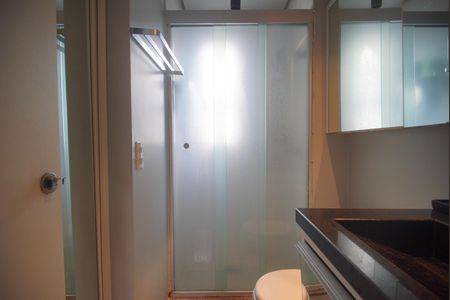 Apartamento à venda com 76m², 2 quartos e 1 vaga Apartamento à venda com 76m², 2 quartos e 1 vagaBanheiro da Suíte