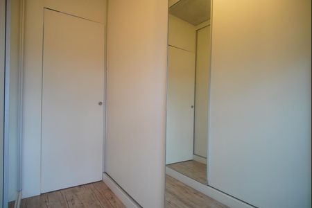 Apartamento à venda com 76m², 2 quartos e 1 vaga Apartamento à venda com 76m², 2 quartos e 1 vagaCloset
