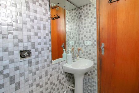 Casa à venda com 155m², 2 quartos e 6 vagasBanheiro