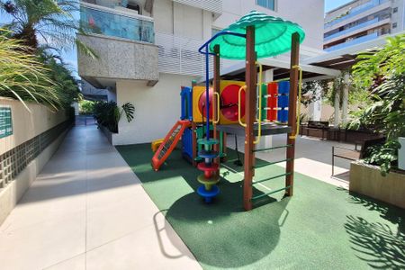 Apartamento à venda com 94m², 3 quartos e 2 vagas Apartamento à venda com 94m², 3 quartos e 2 vagasÁrea Comum - Playground