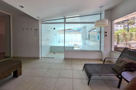 Apartamento à venda com 94m², 3 quartos e 2 vagas Apartamento à venda com 94m², 3 quartos e 2 vagasÁrea comum - Piscina