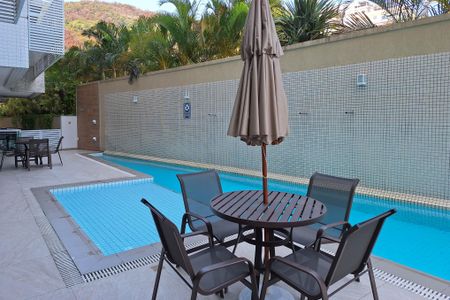 Apartamento à venda com 94m², 3 quartos e 2 vagas Apartamento à venda com 94m², 3 quartos e 2 vagasÁrea comum - Piscina