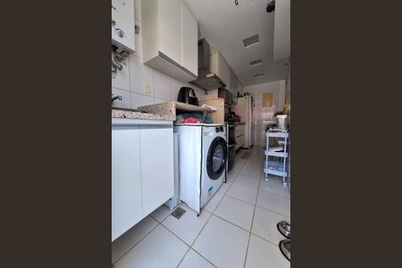 Apartamento à venda com 94m², 3 quartos e 2 vagas Apartamento à venda com 94m², 3 quartos e 2 vagasÁrea de Serviço