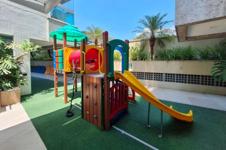 Apartamento à venda com 94m², 3 quartos e 2 vagas Apartamento à venda com 94m², 3 quartos e 2 vagasÁrea Comum - Playground