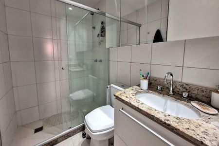 Apartamento à venda com 94m², 3 quartos e 2 vagas Apartamento à venda com 94m², 3 quartos e 2 vagasBanheiro Social