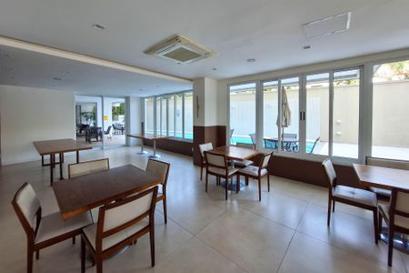 Apartamento à venda com 94m², 3 quartos e 2 vagas Apartamento à venda com 94m², 3 quartos e 2 vagasÁrea comum - Salão de festas