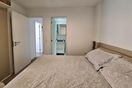 Apartamento à venda com 94m², 3 quartos e 2 vagas Apartamento à venda com 94m², 3 quartos e 2 vagasSuíte