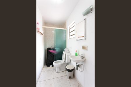 Casa à venda com 350m², 5 quartos e 5 vagas Casa à venda com 350m², 5 quartos e 5 vagasEdícula - Banheiro da Suíte