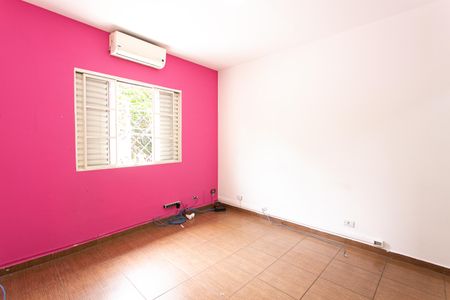 Casa à venda com 350m², 5 quartos e 5 vagas Casa à venda com 350m², 5 quartos e 5 vagasSuíte