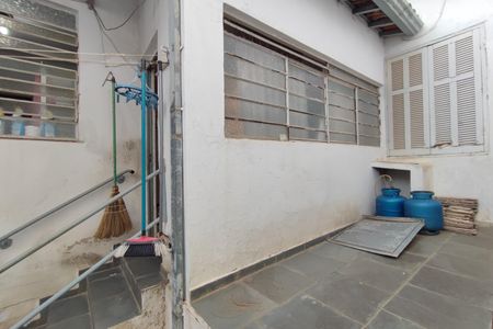 Casa à venda com 280m², 3 quartos e 2 vagas Casa à venda com 280m², 3 quartos e 2 vagasQuintal