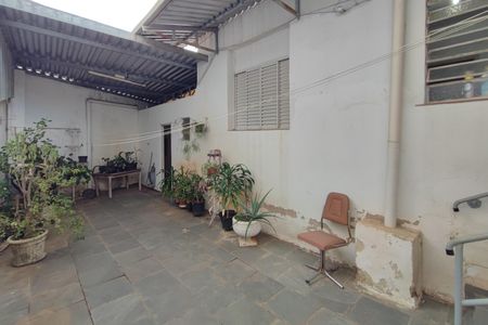 Casa à venda com 280m², 3 quartos e 2 vagas Casa à venda com 280m², 3 quartos e 2 vagasQuintal