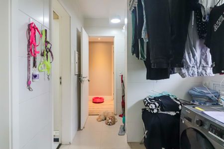 Apartamento à venda com 156m², 3 quartos e 3 vagas Apartamento à venda com 156m², 3 quartos e 3 vagasLavanderia