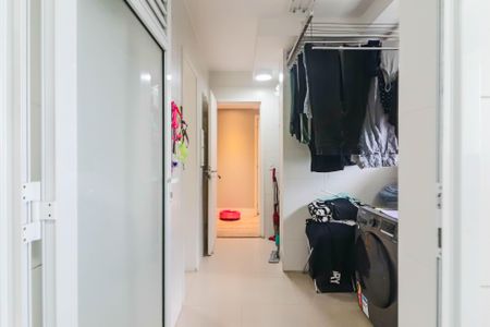Apartamento à venda com 156m², 3 quartos e 3 vagas Apartamento à venda com 156m², 3 quartos e 3 vagasLavanderia
