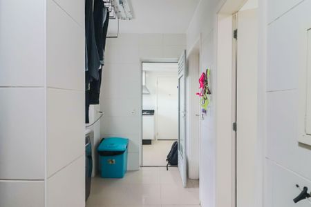Apartamento à venda com 156m², 3 quartos e 3 vagas Apartamento à venda com 156m², 3 quartos e 3 vagasLavanderia