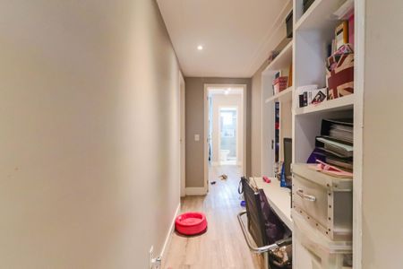 Apartamento à venda com 156m², 3 quartos e 3 vagas Apartamento à venda com 156m², 3 quartos e 3 vagasCorredor Quartos