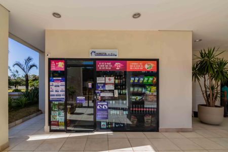 Apartamento à venda com 156m², 3 quartos e 3 vagas Apartamento à venda com 156m², 3 quartos e 3 vagasÁrea comum - Mercadinho 24 Hrs