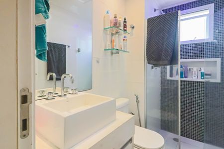 Apartamento à venda com 156m², 3 quartos e 3 vagas Apartamento à venda com 156m², 3 quartos e 3 vagasBanheiro da Suíte 2